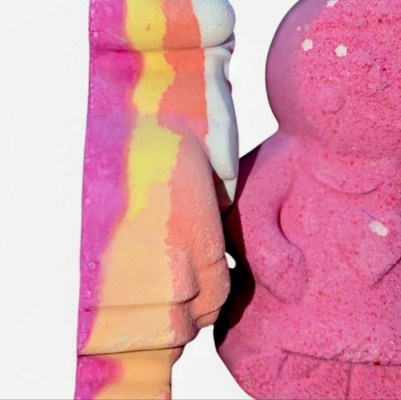 NEW Lush Bath Bombs - Picture 2 of 2
